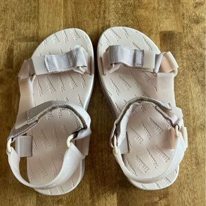 Melissa + Rider Papete